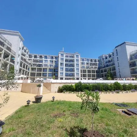 Апартаменты Festa Sea View