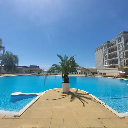 Festa Sea View Апартаменты Поморие